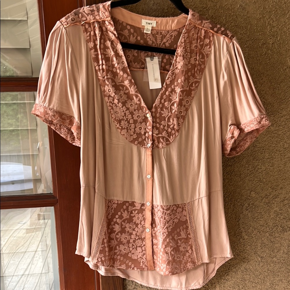 Anthropologie Pink Flutter Sleeve Ruffled Blouse “Tiny” large
